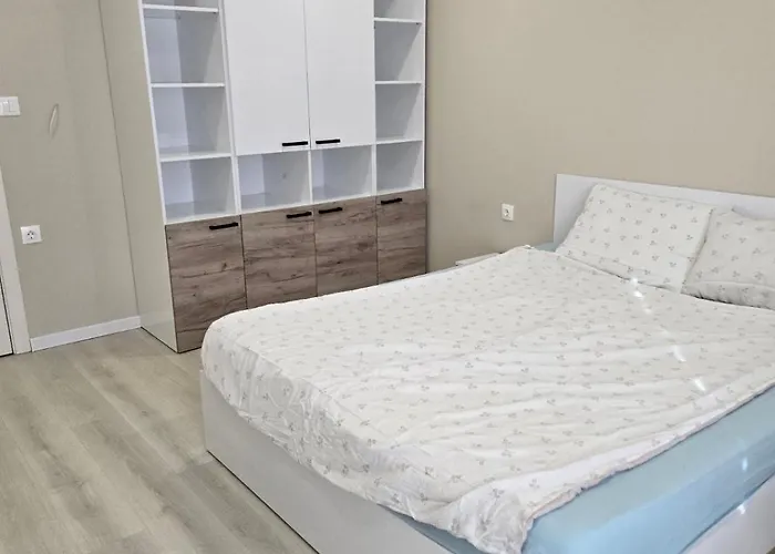 мостова 30 * 鲁塞