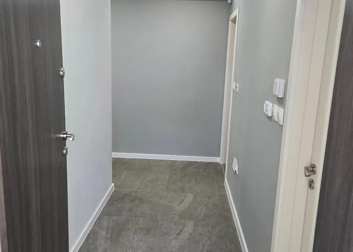 мостова 30 * 鲁塞